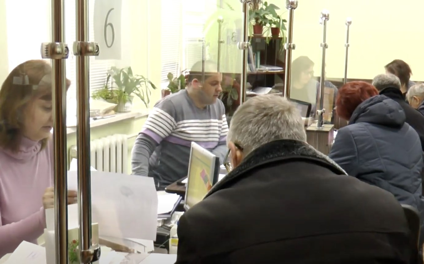 Робота для пенсіонерів у Київській області: кому готові платити до 27 тисяч гривень